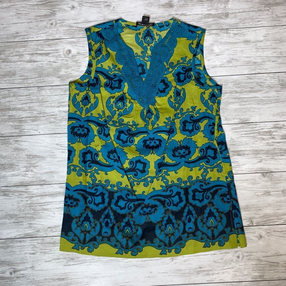 August Silk Sleeveless Top Size Medium